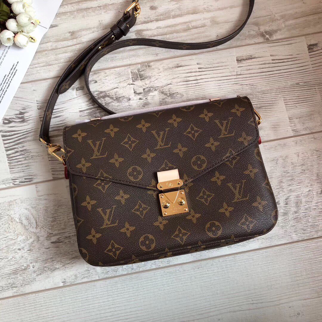 LOUIS VUITTON Pochette Metis Monogram | CRIS&COCO Store