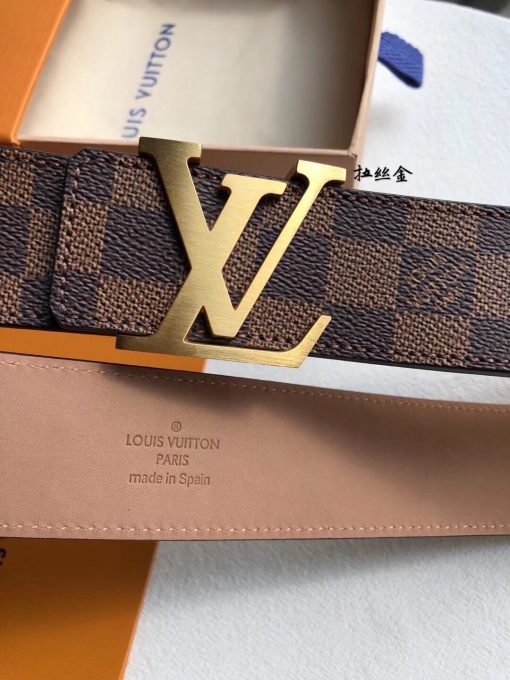 LV Initiales Belt 40 mm. Original Quality Belt including gift box, care book, dust bag, authenticity card. This LV Initiales 40mm Reversible Belt combines plain calf leather with the House’s iconic Damier Cobalt canvas to supply a choice of styles. The plain leather side is perfect for business occasions, while the reverse’s Damier or Monogram canvas creates a more urban feel. | CRIS&COCO Authentic Quality Designer Bags and Luxury Accessories