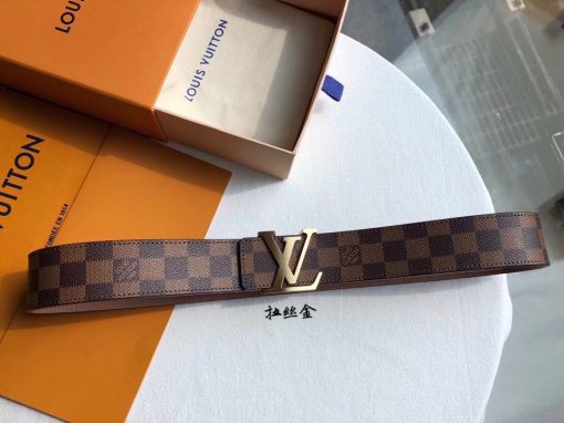 LV Initiales Belt 40 mm. Original Quality Belt including gift box, care book, dust bag, authenticity card. This LV Initiales 40mm Reversible Belt combines plain calf leather with the House’s iconic Damier Cobalt canvas to supply a choice of styles. The plain leather side is perfect for business occasions, while the reverse’s Damier or Monogram canvas creates a more urban feel. | CRIS&COCO Authentic Quality Designer Bags and Luxury Accessories