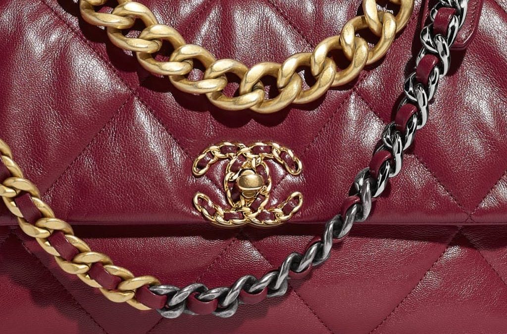 Discover the CHANEL 19 Flap Bag