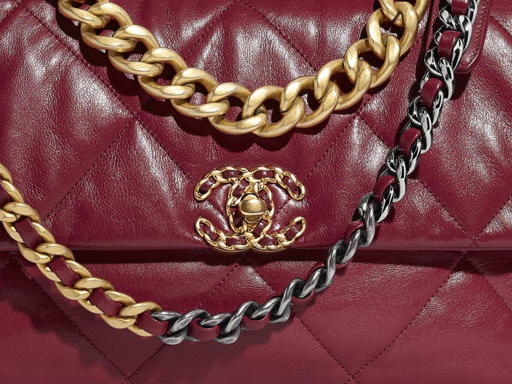 Discover the CHANEL 19 Flap Bag