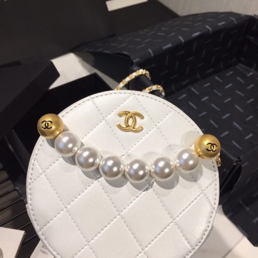 CHANEL Quilted Leather Pearl round Clutch with Chain Cruise 2020. Original Quality Bag including gift box, care book, dust bag, authenticity card. | CRIS&COCO Authentic Quality Designer Bags and Luxury Accessories