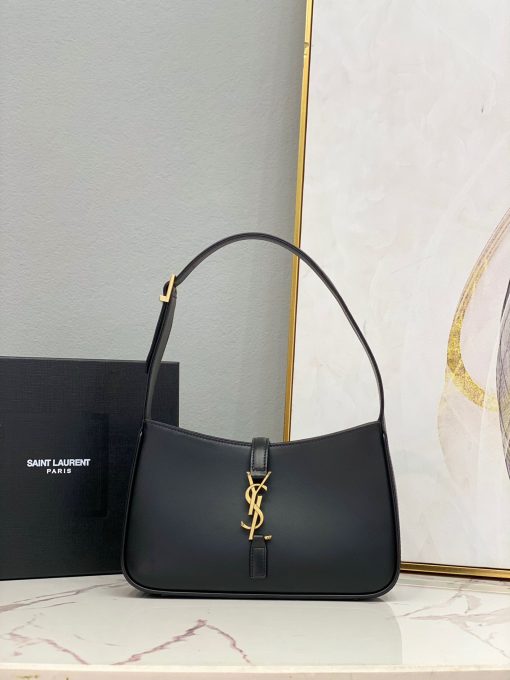 SAINT LAURENT Le 5 à 7 Hobo Bag