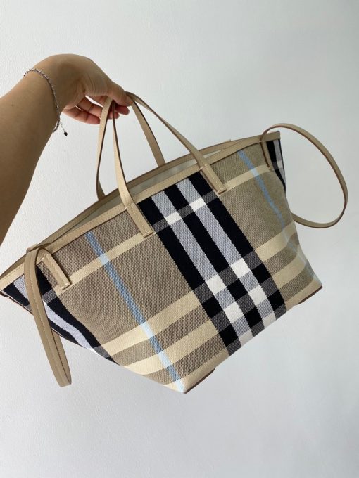 BURBERRY Beach Tote