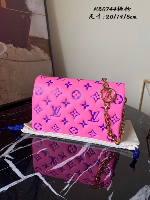 LOUIS VUITTON Pochette Coussin