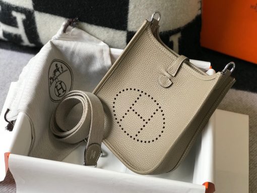 HERMÈS Mini ‘Évelyne’ III 17 Shoulder Bag.