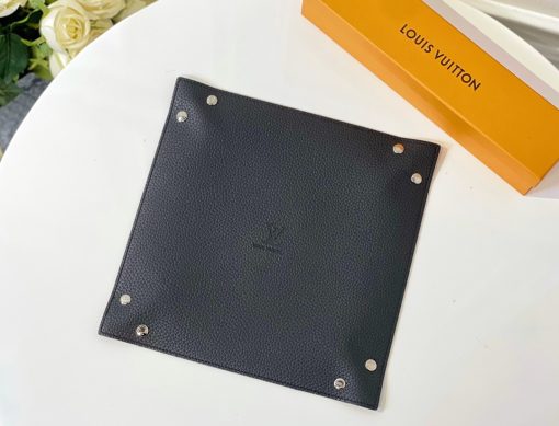 LOUIS VUITTON Monogram Change Tray.