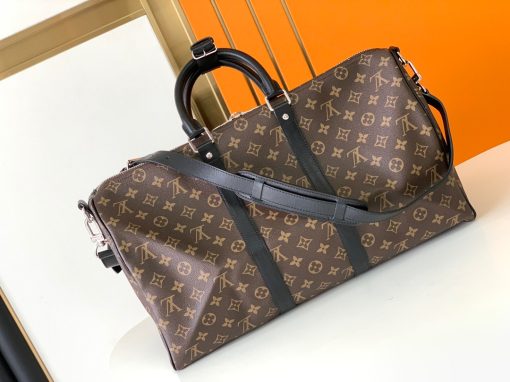 LOUIS VUITTON Keepall Bandoulière.