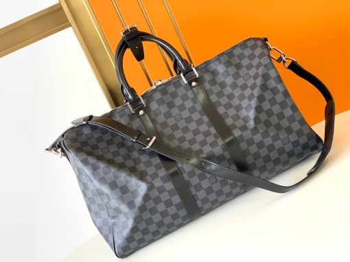 LOUIS VUITTON Keepall Bandoulière.