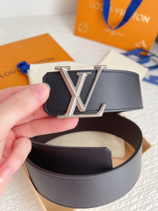 LOUIS VUITT0N LV Initiales 40mm Belt.