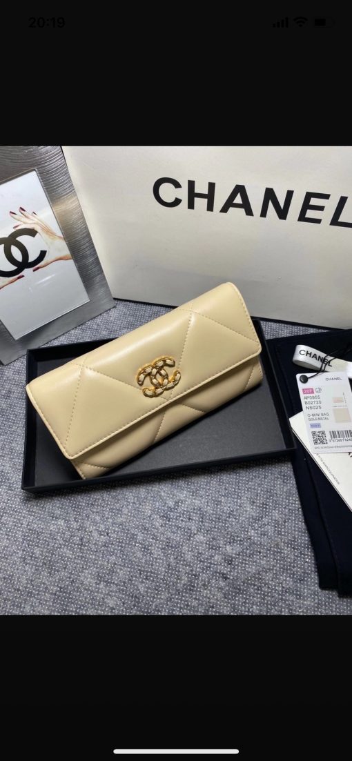 CHANEL 19 Long Flap Wallet.