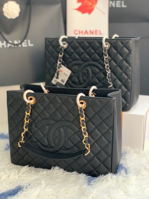 CHANEL Grand Shopping Tote (GST).