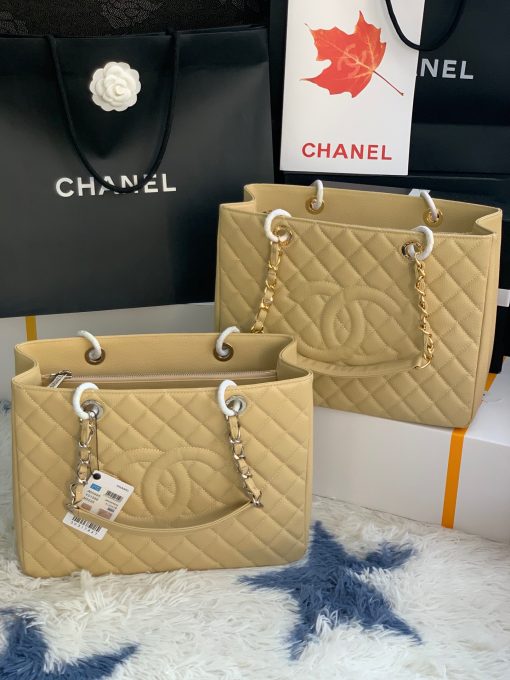 CHANEL Grand Shopping Tote (GST).