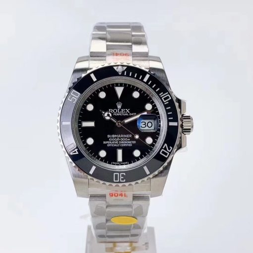 ROLEX Submariner. Best quality watch including gift box, literature, dust bag, authenticity card. Rolex presents Oyster Perpetual Submariner watch that exemplify the historic links between Rolex and the world of diving. This timepiece is highlighted by the light reflections from the case sides and lugs – and fitted on a remodeled bracelet. Water-resistant. Japanese movement.