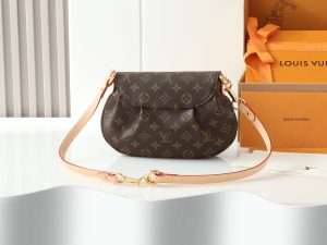 Sunset Handbag. Authentic quality luxury bag crafted in genuine leather comes with authenticity card, dust bag and gift bag. Timeless Elegance, Effortless Versatility. Lovers of the iconic Sunset handbag will be enchanted by this new edition in timeless Monogram coated canvas. Its vintage-inspired silhouette is elegantly accented with smooth leather and refined gold-toned hardware, including a signature tuck lock. Designed for versatility, it can be worn cross-body with the additional leather strap, styled over the shoulder, or carried gracefully by hand. Spacious enough to hold daily essentials, including a long wallet, this piece seamlessly blends classic charm with modern practicality. | PURSE POP UP LIVE Sunset Handbag. Authentic quality luxury bag crafted in genuine leather comes with authenticity card, dust bag and gift bag. Timeless Elegance, Effortless Versatility. Lovers of the iconic Sunset handbag will be enchanted by this new edition in timeless Monogram coated canvas. Its vintage-inspired silhouette is elegantly accented with smooth leather and refined gold-toned hardware, including a signature tuck lock. Designed for versatility, it can be worn cross-body with the additional leather strap, styled over the shoulder, or carried gracefully by hand. Spacious enough to hold daily essentials, including a long wallet, this piece seamlessly blends classic charm with modern practicality.