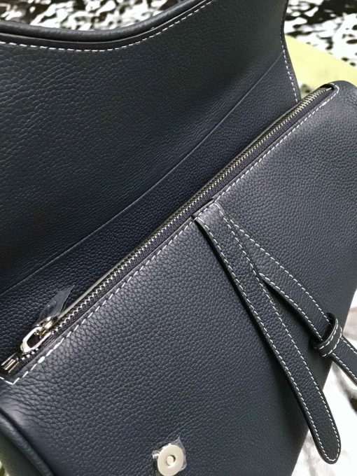 DIOR Men Kim Jones Saddle Leather Bag. Original Quality Bag. Authentic Style. Genuine Calf Leather. Metal Hardware. Authentic Packaging. Original Quality Dust Bag. The iconic DIOR saddle bag made its first appearance at the women’s spring/summer ready-to-wear show in 2000. In December 2018, DIOR MEN designer Kim Jones brought the bag out for his second show in Tokyo, transforming it into an accessory of the future. A real update of the piece, which found its continuation in the autumn/winter 19 collection Dior presented during Paris Fashion Week.