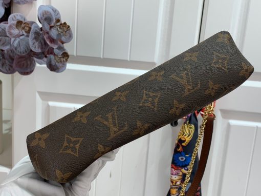 LOUIS VUITTON Pallas Clutch Bag. Original Quality Bag including gift box, care book, dust bag, authenticity card. It’s covered in Monogram Canvas and has multiple carry options like on your shoulder or even cross body. Make use of the leather strap or the golden chain. Use it as a Wallet on Chain bag, it’s just ideal for the evenings or when you want to carry a small but gorgeous handbag. Also, it matches to every casual outfit. This Clutch Bag is refined with golden color metallic pieces; it comes with zipped central compartment and an exterior front pocket.