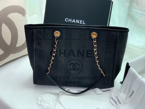 CHANEL Large Deauville Shopping Bag 2021. Authentic quality bag including gift box, booklet, dust bag, authenticity card. The CHANEL Deauville tote matured to a signature CHANEL bag. The bestseller Deauville often appears in seasonal launches in unexpected colors and materials. On the CHANEL website, Chanel calls it the Shopping Bag, but if you walk into a CHANEL boutique and ask for the Deauville, you will be directed to this tote bag.