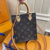 LOUIS VUITTON Petit Sac Plat.