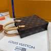 LOUIS VUITTON Petit Sac Plat.