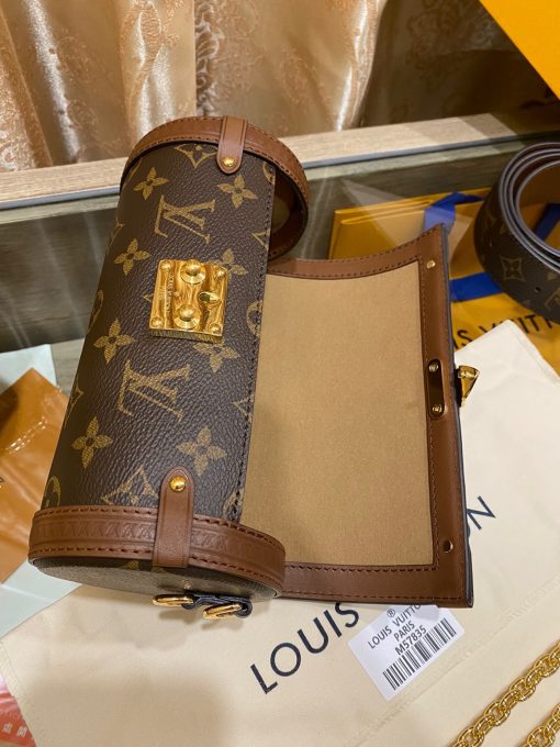 LOUIS VUITTON Papillon Trunk.