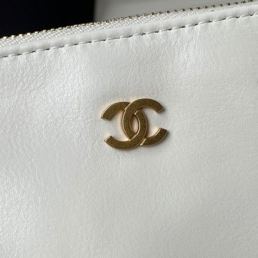 CHANEL 22 Small Handbag.