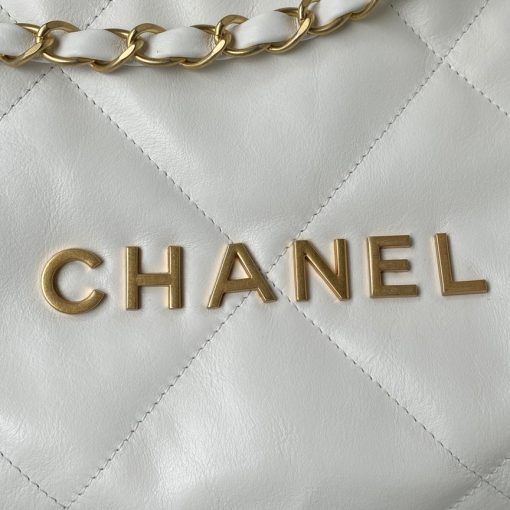 CHANEL 22 Small Handbag.