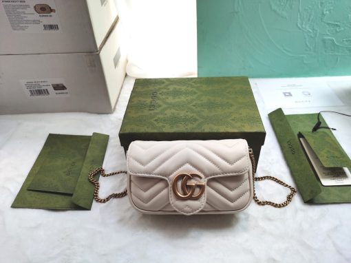 GUCCI GG Marmont Matelassé Super Mini Bag