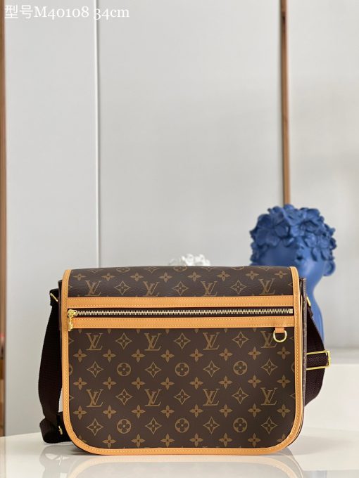 LOUIS VUITTON Bosphore GM Messenger Bag .