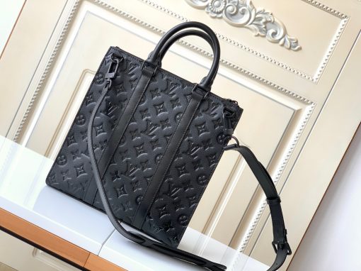 LOUIS VUITTON Sac Plat Cross.