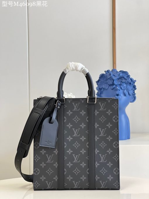 LOUIS VUITTON Sac Plat Cross.