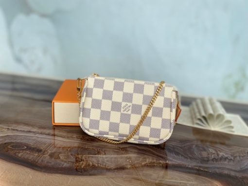 LOUIS VUITTON Mini Pochette Accessories