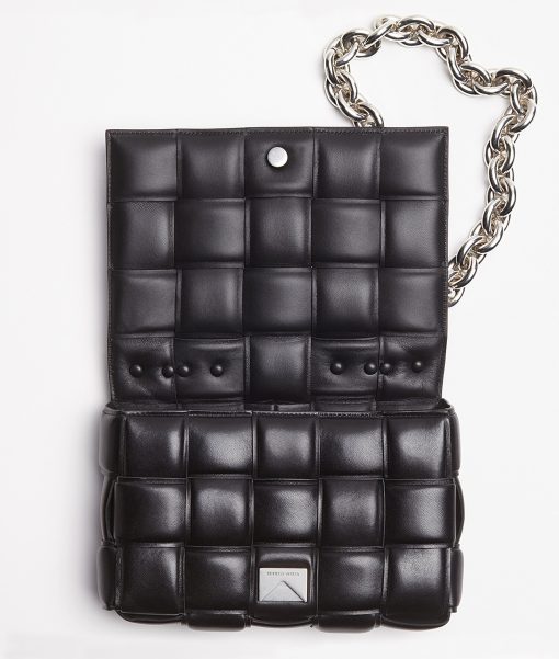 BOTTEGA VENETA The Chain Cassette Shoulder Bag. Original Quality Bag, including gift box, literature, dust bag, authenticity card. Want a shoulder bag that makes a style statement and holds all your essentials? Call off the search, Bottega Veneta's Cassette will be your new best friend. Two birds, one stone.