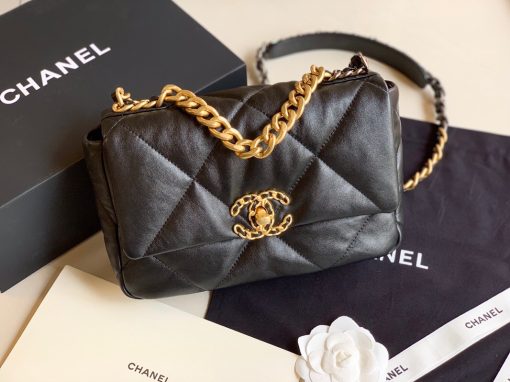 CHANEL '19' Flap Bag 2020