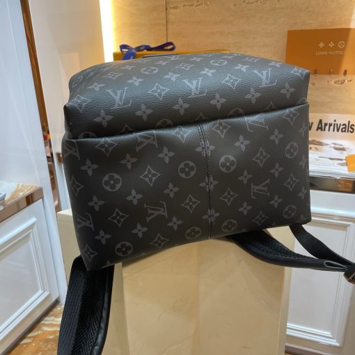 LOUIS VUITTON Discovery Backpack PM. Original Quality Backpack including gift box, care book, dust bag, authenticity card. Perfect for those who want a casual yet sophisticated bag, the Discovery Backpack in supple Monogram Eclipse coated canvas delivers both style and versatility. It boasts distinctive details like an ultra-comfortable leather strap and a front pocket with a magnetic closure.