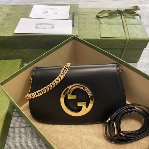 GUCCI Blondie Shoulder Bag. Original Quality Bag including gift box, care book, dust bag, authenticity card. Coming from the House's archives, a round shaped version of the Interlocking G logo is reintroduced for Gucci Love Parade. Crafted in leather, this shoulder bag is completed by a delicate chain strap, infusing this accessory with a refined feel.