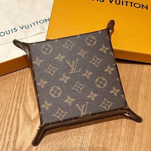 LOUIS VUITTON Monogram Change Tray.