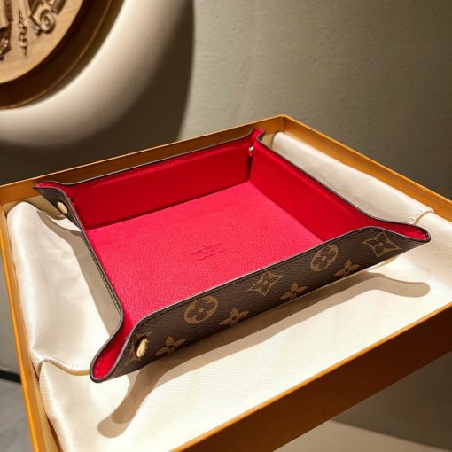 LOUIS VUITTON Monogram Change Tray.