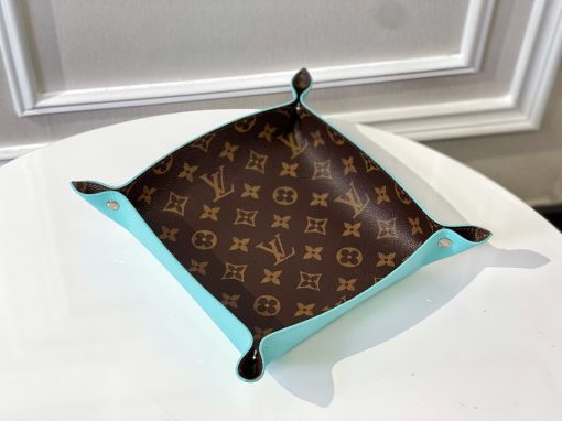 LOUIS VUITTON Monogram Change Tray.