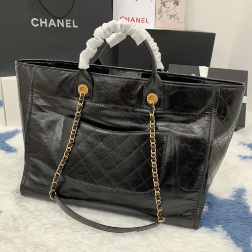 CHANEL Large Shiny Calfskin Tote Bag. Original Quality Bag, care book, dust bag, authenticity card.