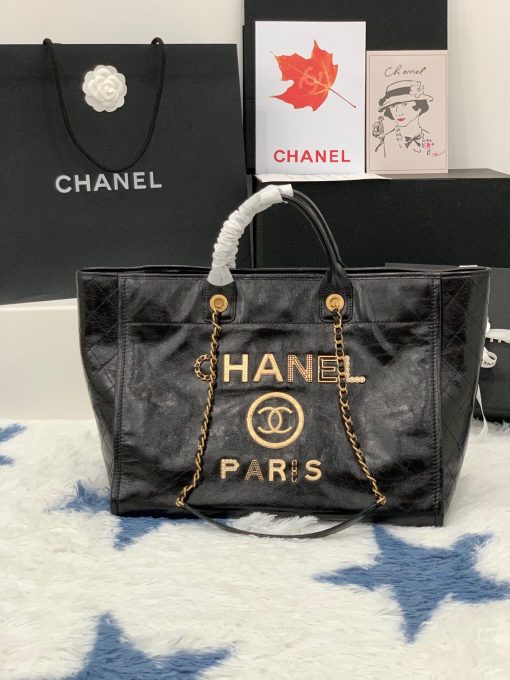 CHANEL Large Shiny Calfskin Tote Bag. Original Quality Bag, care book, dust bag, authenticity card.