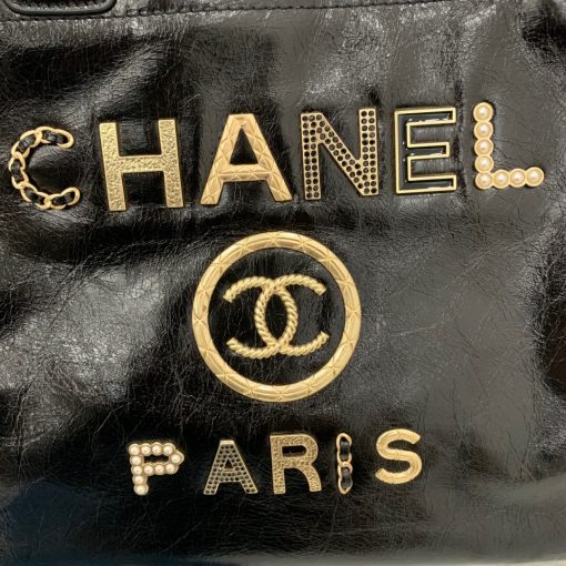 CHANEL Large Shiny Calfskin Tote Bag. Original Quality Bag, care book, dust bag, authenticity card.