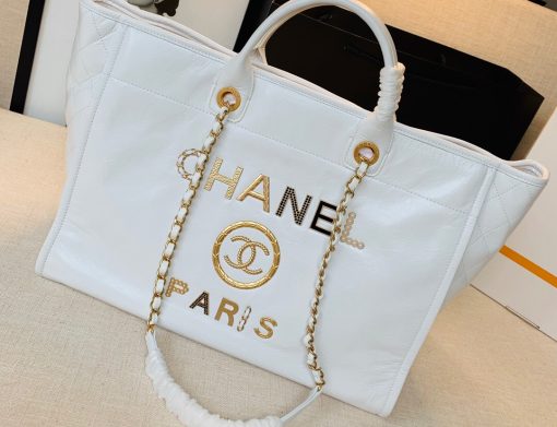 CHANEL Large Shiny Calfskin Tote Bag. Original Quality Bag, care book, dust bag, authenticity card.