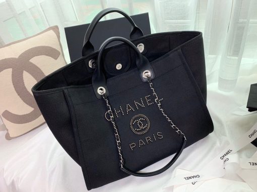 CHANEL Large Deauville Shopping Bag 2021. Authentic quality bag including gift box, booklet, dust bag, authenticity card. The CHANEL Deauville tote matured to a signature CHANEL bag. The bestseller Deauville often appears in seasonal launches in unexpected colors and materials. On the CHANEL website, Chanel calls it the Shopping Bag, but if you walk into a CHANEL boutique and ask for the Deauville, you will be directed to this tote bag.