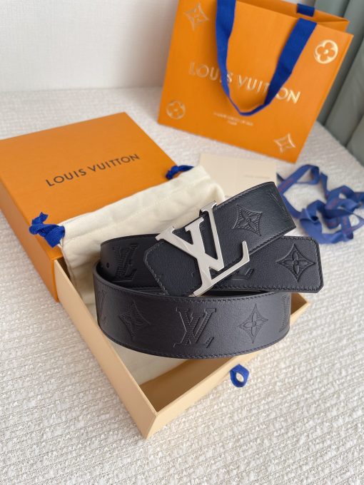 LOUIS VUITT0N LV Initiales 40mm Belt.