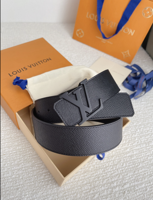 LOUIS VUITT0N LV Initiales 40mm Belt.