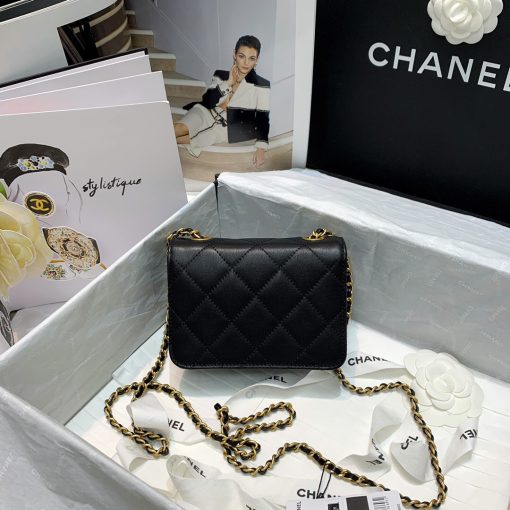 CHANEL Small Flap Bag with Crystal Pearls and Resin. Original Quality Bag including gift box, care book, dust bag, authenticity card. Chanel has introduced the Small Flap Bag in a bejeweled variant at Fall-Winter 2020/21 season. The bag is subtly blingy featuring faux pearls and Chanel’s Gripoix (poured glass jewels) on the clasp.