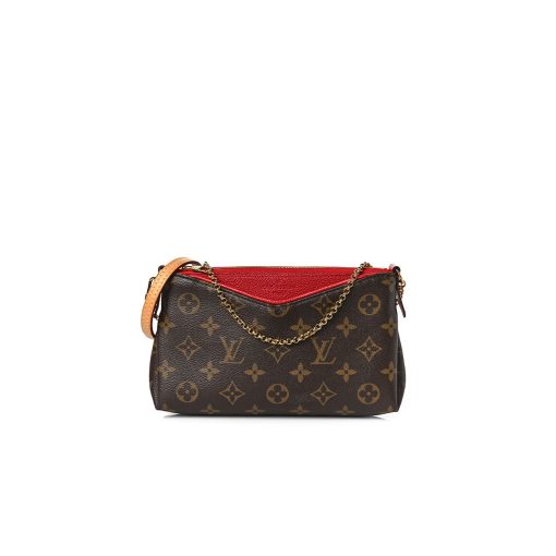 LOUIS VUITTON Pallas Clutch Bag. Original Quality Bag including gift box, care book, dust bag, authenticity card. It’s covered in Monogram Canvas and has multiple carry options like on your shoulder or even cross body. Make use of the leather strap or the golden chain. Use it as a Wallet on Chain bag, it’s just ideal for the evenings or when you want to carry a small but gorgeous handbag. Also, it matches to every casual outfit. This Clutch Bag is refined with golden color metallic pieces; it comes with zipped central compartment and an exterior front pocket.