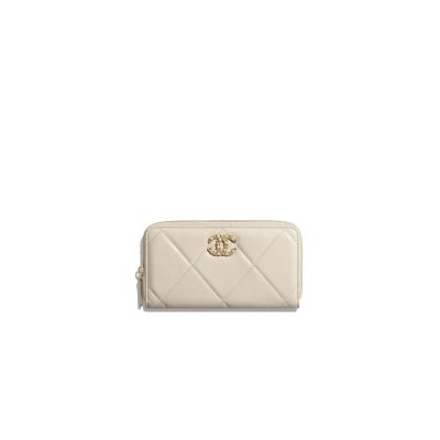 CHANEL 19 Long Zipped Wallet.  Original Quality Wallet including gift box, care book, dust bag, authenticity card. This wallet is practical and amazing; perfect to hold paper money, credit cards and coins.