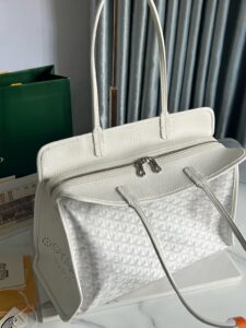 Hardy PM Bag. Authentic quality luxury bag crafted in genuine leather comes with authenticity card, dust bag and gift bag. Effortless Elegance, Everyday Function. The Hardy PM bag is the perfect companion for everyday use or work, easily fitting A4 files with ease. Designed for those who value lightness, flexibility, and added security, it features a zip closure to keep your essentials safe. With long, comfortable handles, it's ideal for carrying over the shoulder all day with ease. | PURSE POP UP LIVE Hardy PM Bag. Authentic quality luxury bag crafted in genuine leather comes with authenticity card, dust bag and gift bag. Effortless Elegance, Everyday Function. The Hardy PM bag is the perfect companion for everyday use or work, easily fitting A4 files with ease. Designed for those who value lightness, flexibility, and added security, it features a zip closure to keep your essentials safe. With long, comfortable handles, it's ideal for carrying over the shoulder all day with ease.